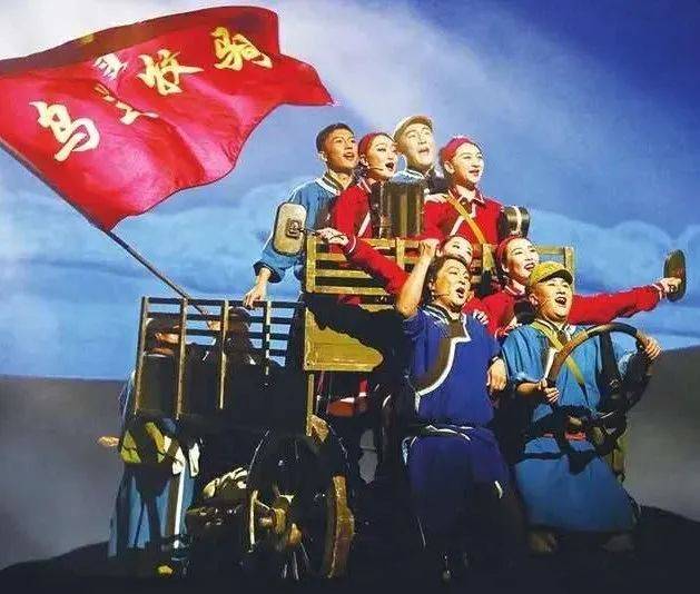 74扎旗乌兰牧骑走进驻旗部队开展乌兰牧骑成立日演出活动