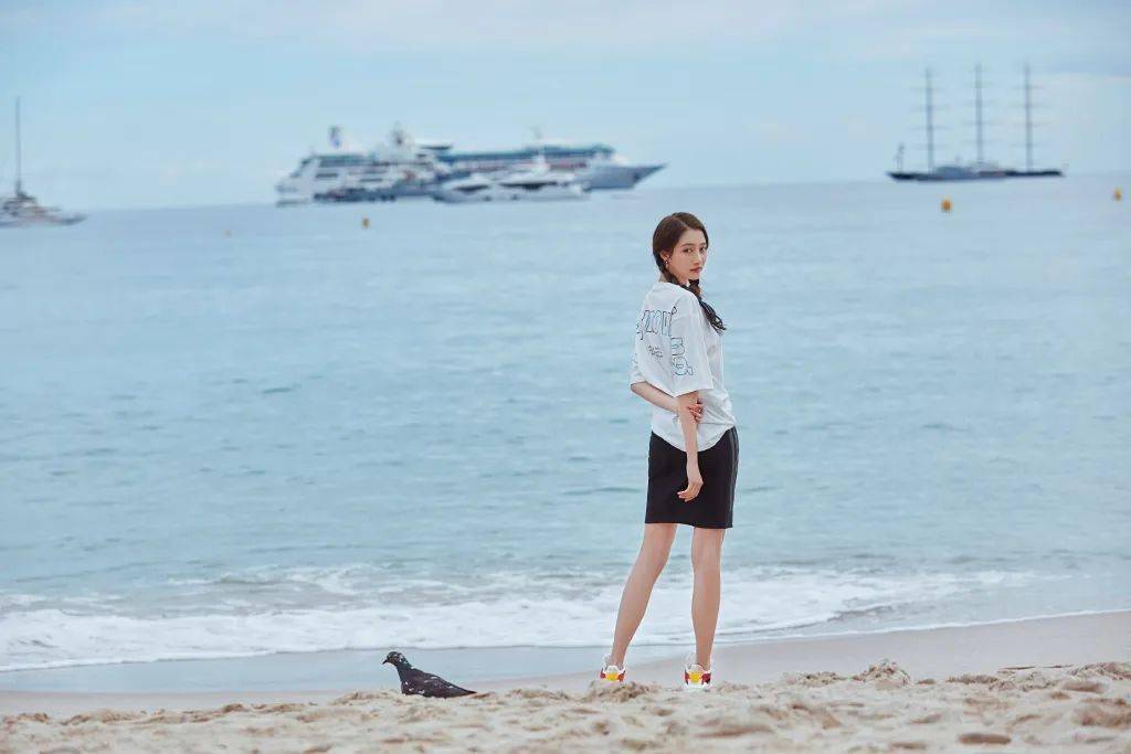 这个夏天什么发型最出圈?来个赵露思同款羊角辫