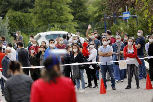 口罩|土耳其：疫情中 赴考场