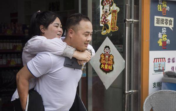 桃园|播种甜蜜的一家人