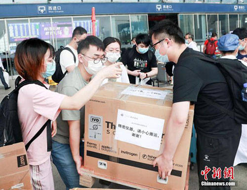 北京|北京10天新增确诊病例227例 武汉医疗队抵京支援核酸检测