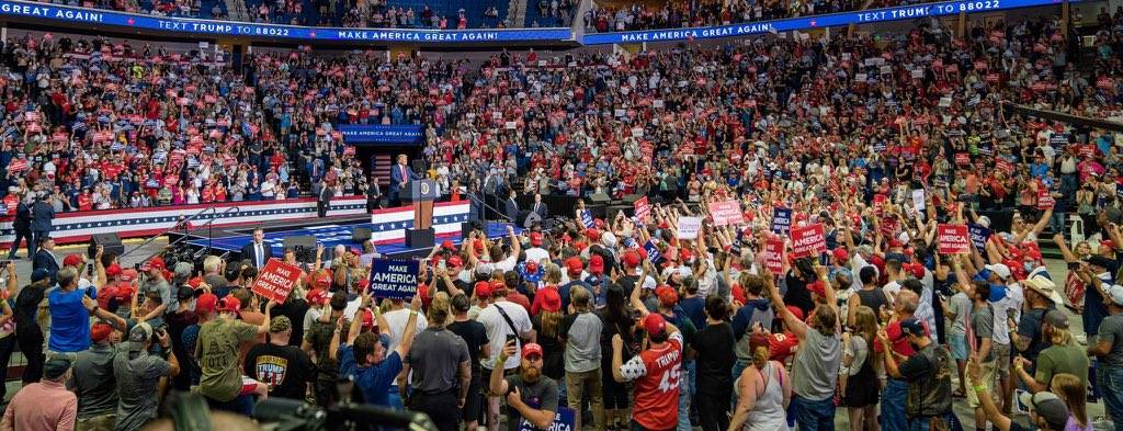 示威|特朗普表示要立法惩治烧国旗者：送他们去坐1年牢