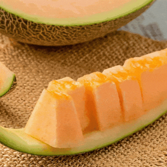 哈密瓜怎么吃最正确 b8a77624c10a4bc6a6382a8a92158db0.gif