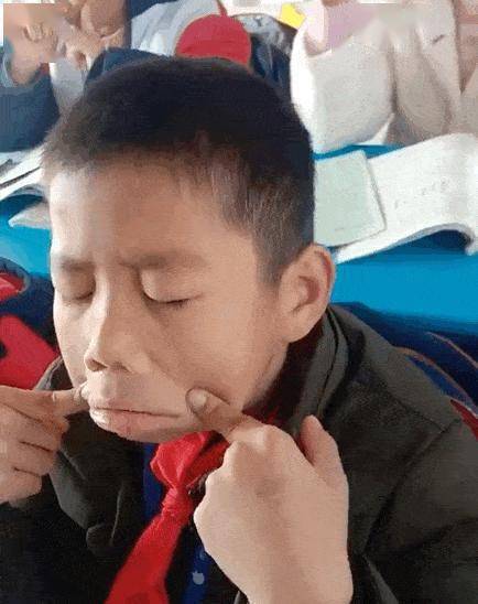 做了这么多年的眼保健操，可能只是心理按摩