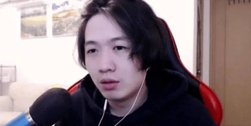 吕德华仅2分钟遭fly越塔单杀,只因队友1句
