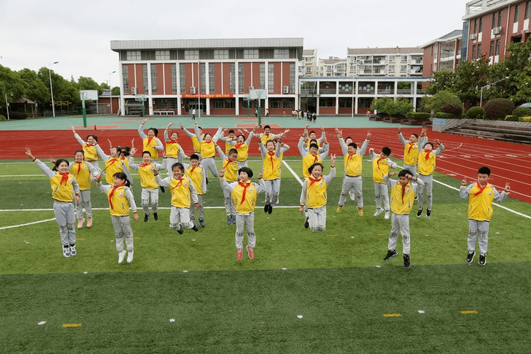 申莘小学happygraduation幼儿园毕业照解放路幼儿园树园幼儿园金阳