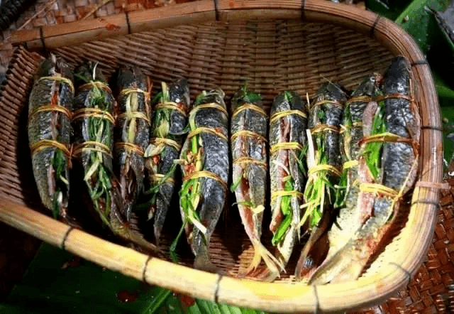 还邀请客人饮宴. 多彩的美食特产  来三都,感受了水族人民的热情好客