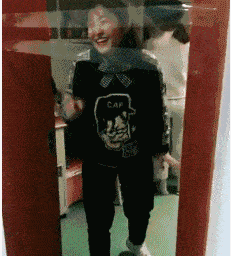 媳妇,你笑的太开心了,没想到我还有后手吧 搞笑段子 1.