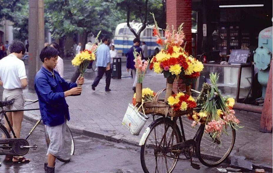 80年代的北京上海成都街头,谁能不爱上