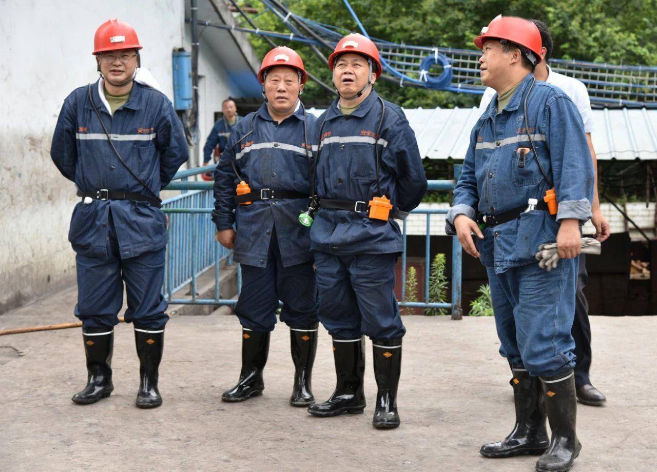 游明进率领省国资委督查组到月亮田矿交叉互查安全生产工作