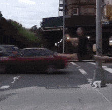 搞笑gif:这一看就是前面那个妹子拍的,哈哈