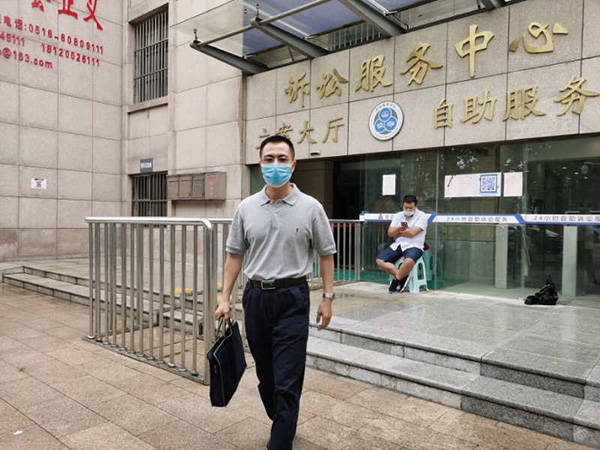 恒耀注册车主撞伤公交前横过马路女生被定同责,主办交警认为定责有误(图1) 恒耀注册车主撞伤公交前横过马路女生被定同责,主办交警认为定责有误(图1)