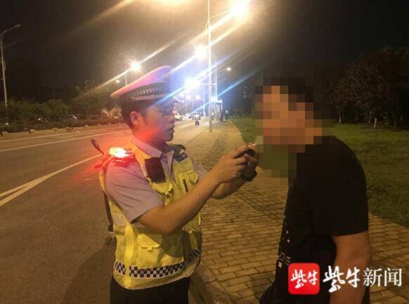 这也算酒驾？男子酒后骑摩托被查反问交警