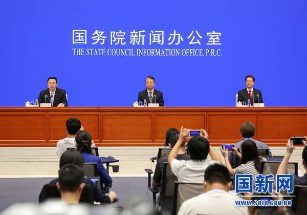 香港有多少人已经移民了 0759182df92f4fb7bd51cce0e7bd4bdc.jpeg