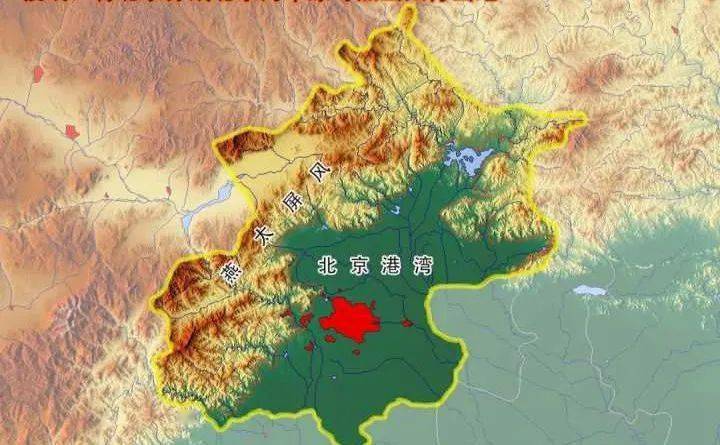 山和燕山山脉 从东西北三个方向拱卫着北京城 加上丰富的水系资源
