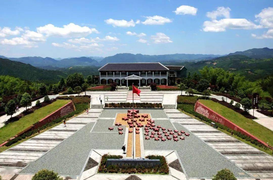 中国工农红军挺进师纪念馆及广场全景