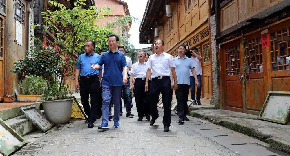 万达集团董事长王健林到丹寨县考察