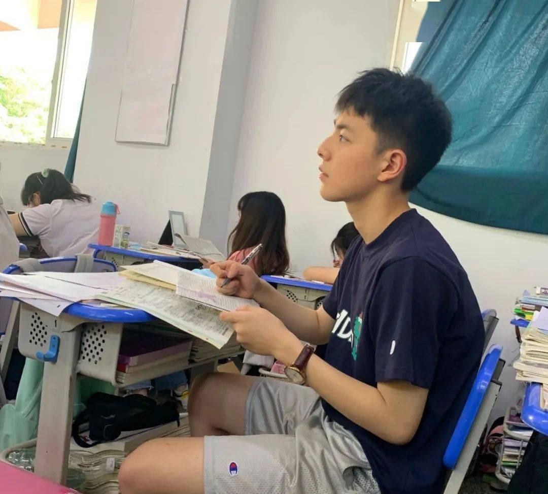 11 可每当看见这些帅哥时 俗话说得好 世上帅哥千千万 实在不行