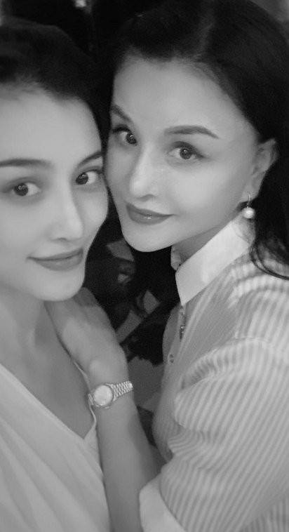 家人|葛天新剧热播被赞 晒合影享受陪伴家人的时光