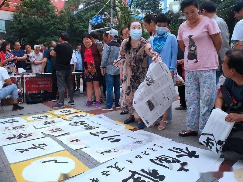 铜川树人教育力助铜川文化夜市地摊经济来了铜川书画家