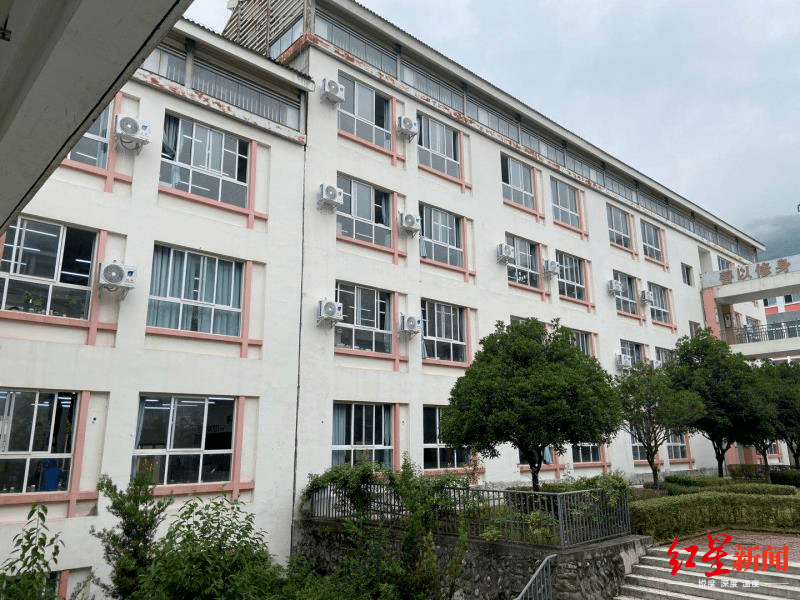 助力高考 四川平武中学考点40个考室安装80台空调