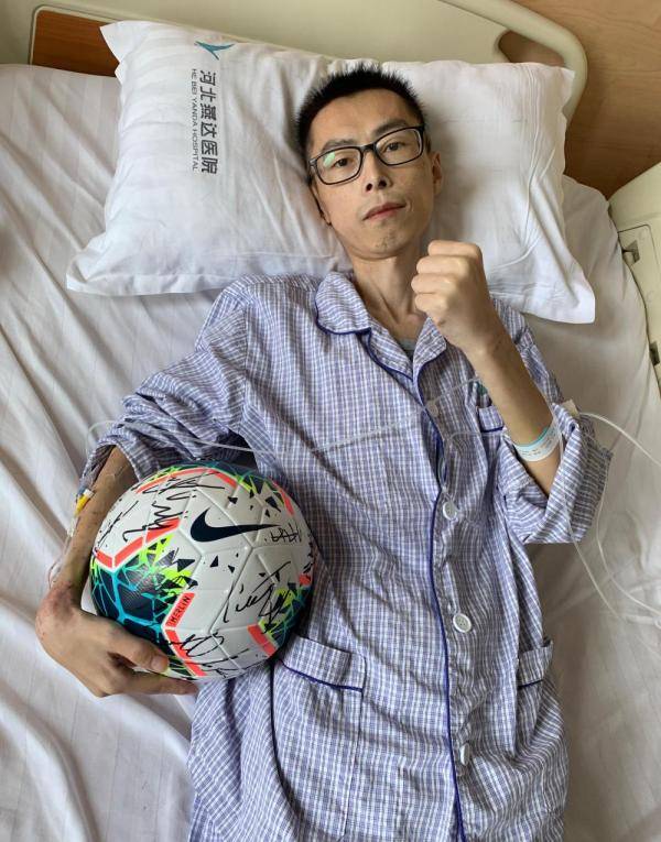 患癌基层足球教练荆永兴去世，李铁曾说愿教他孩子踢球