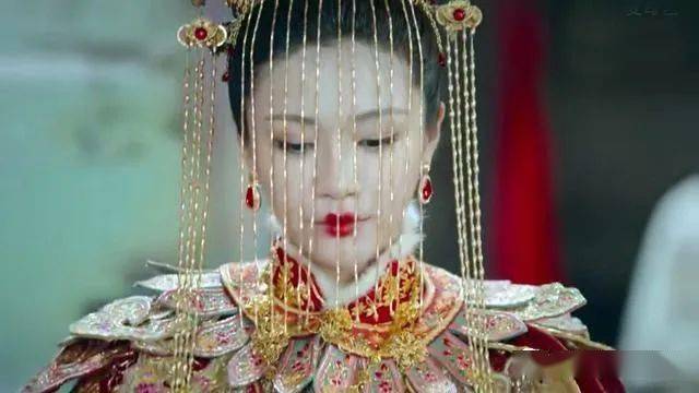 两版《小娘惹》演员对比,新版全是帅哥美女,但为何欧萱版更耐看?