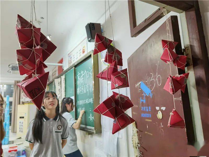 高三|永远难忘…海宁3所学校晚上出现震撼一幕…