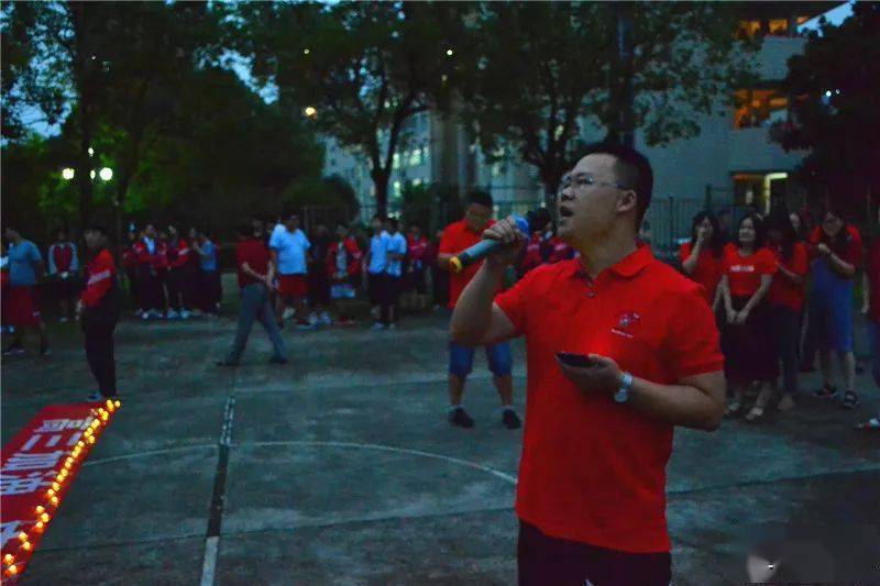 高三|永远难忘…海宁3所学校晚上出现震撼一幕…