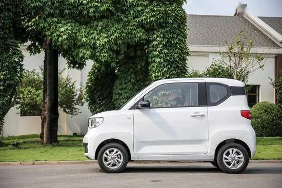 试驾2.98万的五菱宏光mini ev 人民的代步车到底有多了解人民