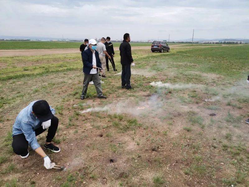 【文明实践】东乌旗乌里雅斯太镇苏恩宝拉格社区创城包联单位开展"