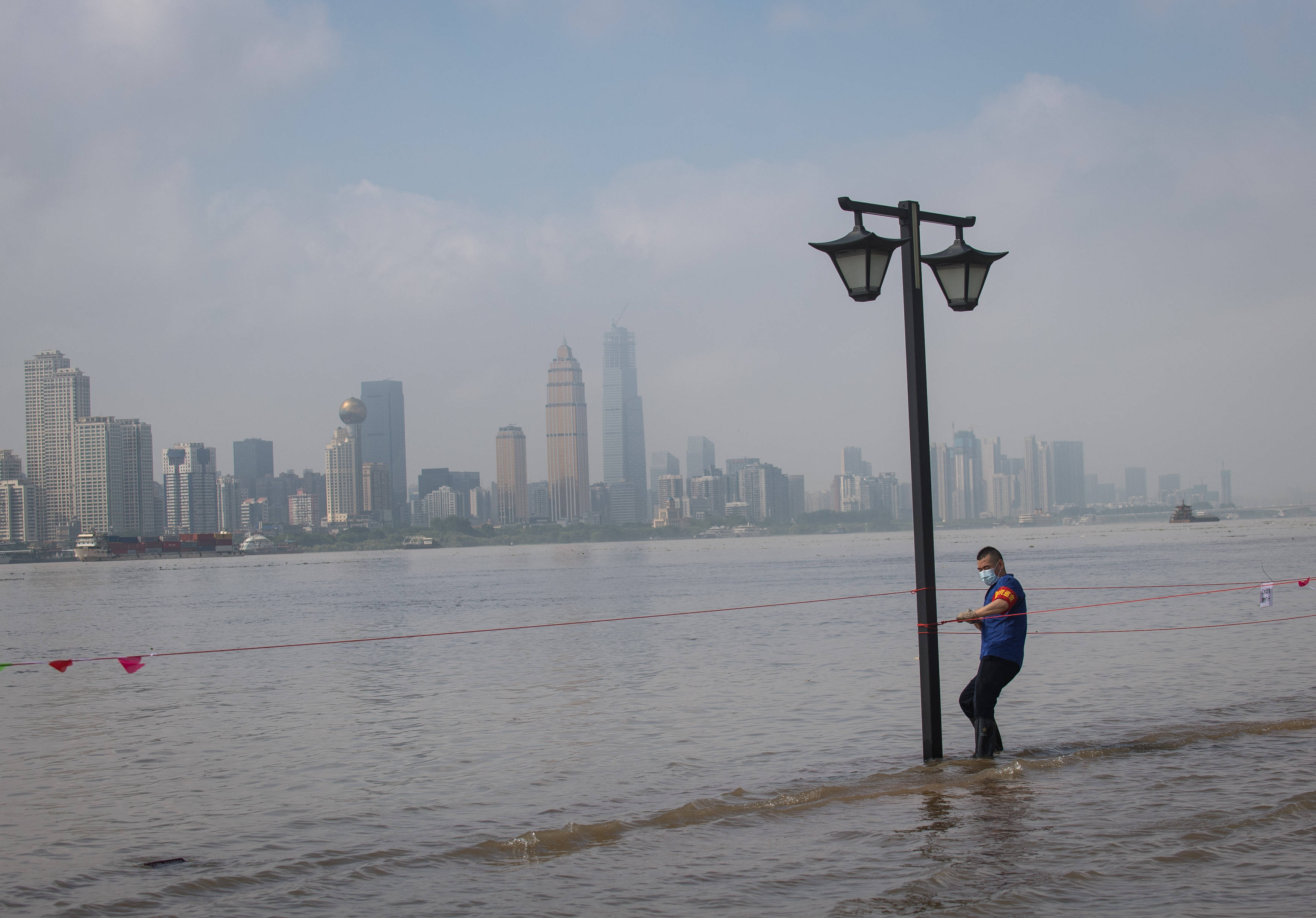 7月6日|长江中下游干流控制站陆续突破警戒水位