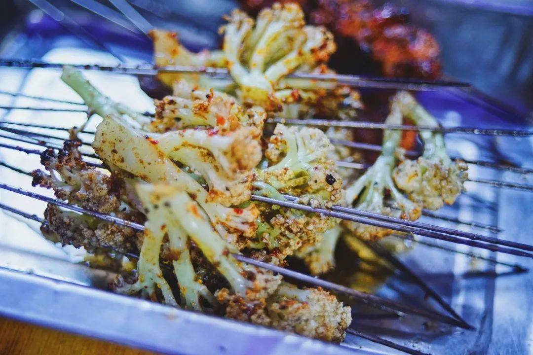 肉串|网红店靠谱么:沙口小学小爬爬烧烤