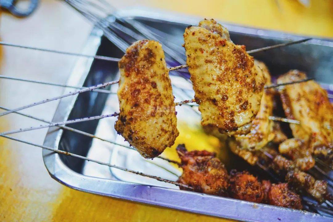 肉串|网红店靠谱么:沙口小学小爬爬烧烤