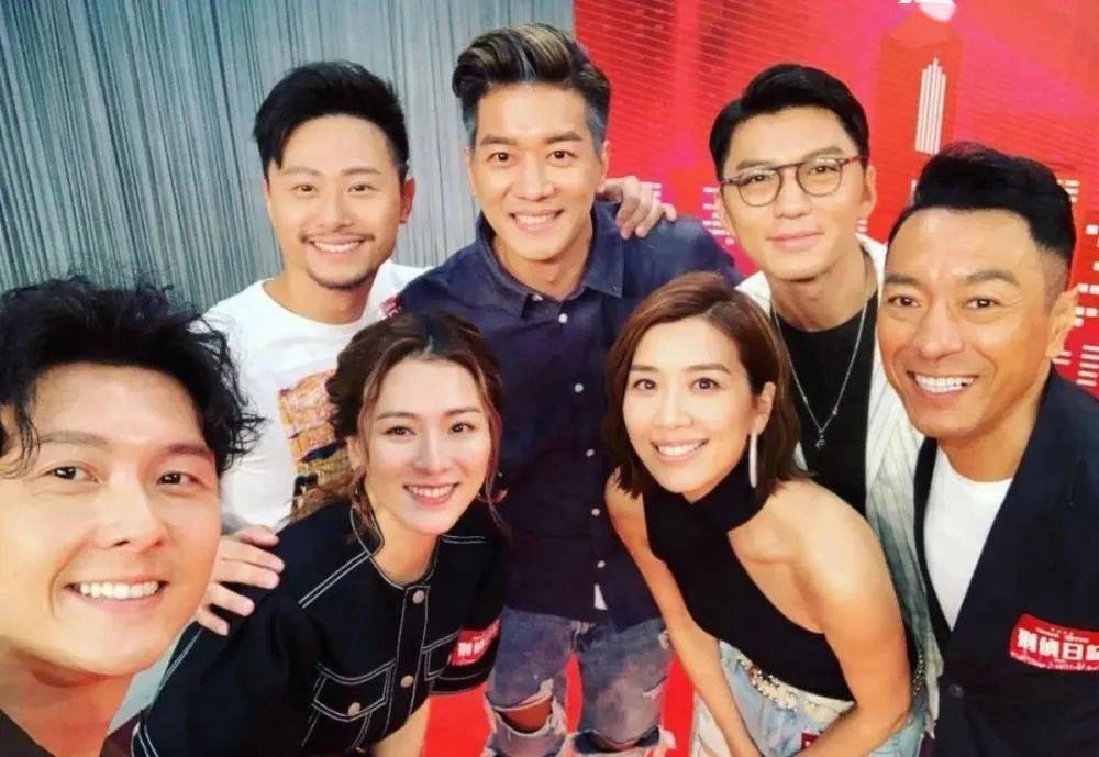腹肌|视帝37！王浩信剥衫用腹肌庆生，But老婆冇祝福？会唔会……