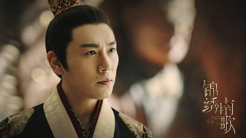 天下积弊积弱之际,侠女骊歌本想借太妃寿宴献舞刺杀刘义康,却在阴差阳