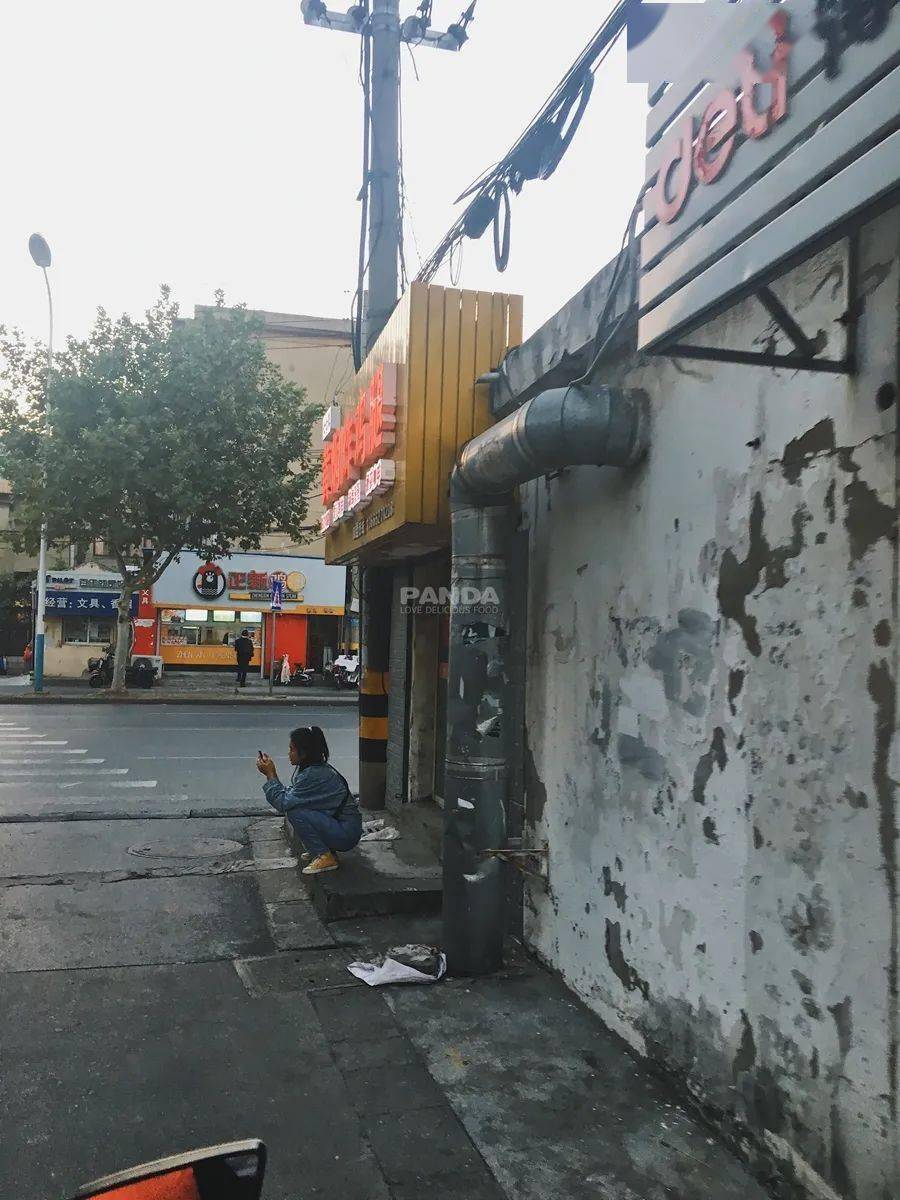 肉串|网红店靠谱么:沙口小学小爬爬烧烤