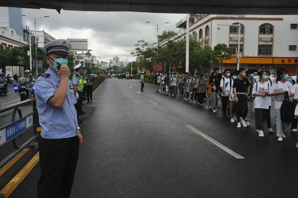 考生|高考首日 海南公安全力以赴护航考生