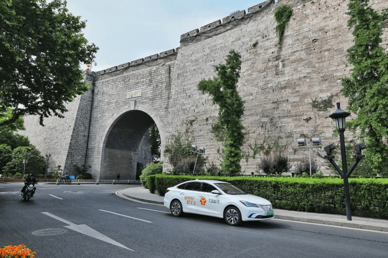 车遇|网约车遇困，“国家队”如何突围？