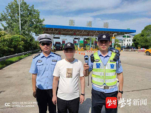 “隔夜酒威力太大了！”男子清晨被抓“肠子都