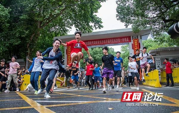 刘小美|组图丨2020年高考收官 网友镜头里的温情瞬间