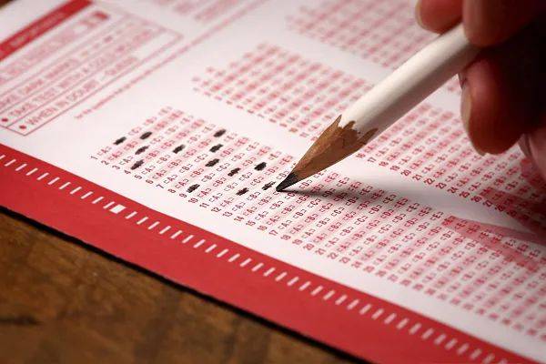 南通|涉嫌考试作弊？河南通报“高考生撕毁两人答题卡”