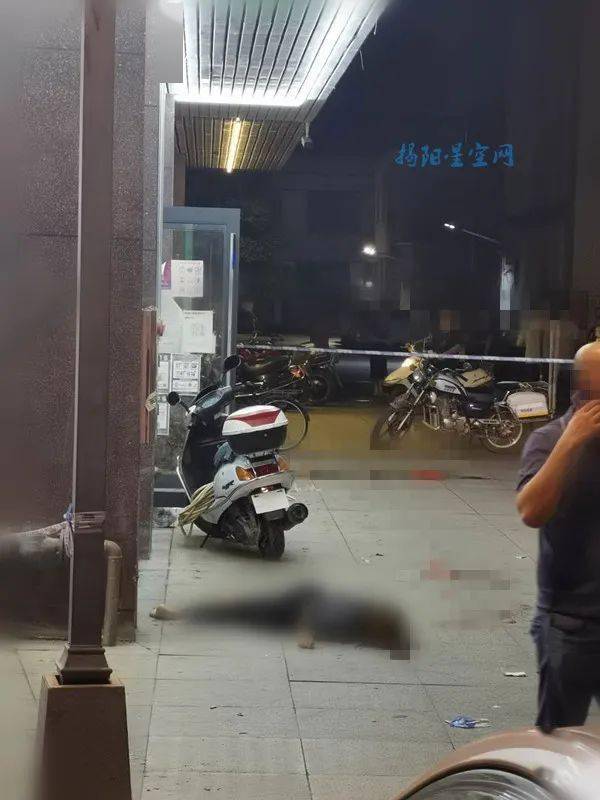 血腥!东凤某小区女子坠楼身亡,监控拍下惊魂一幕