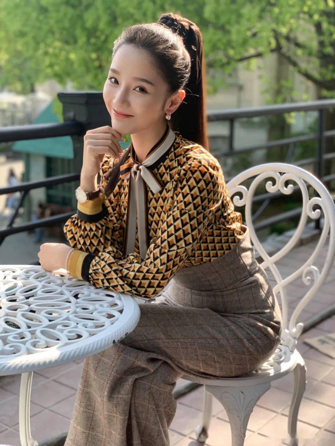 头发|沸了一个夏天的《小娘惹》追了没？女主高颅顶发型有点看头！