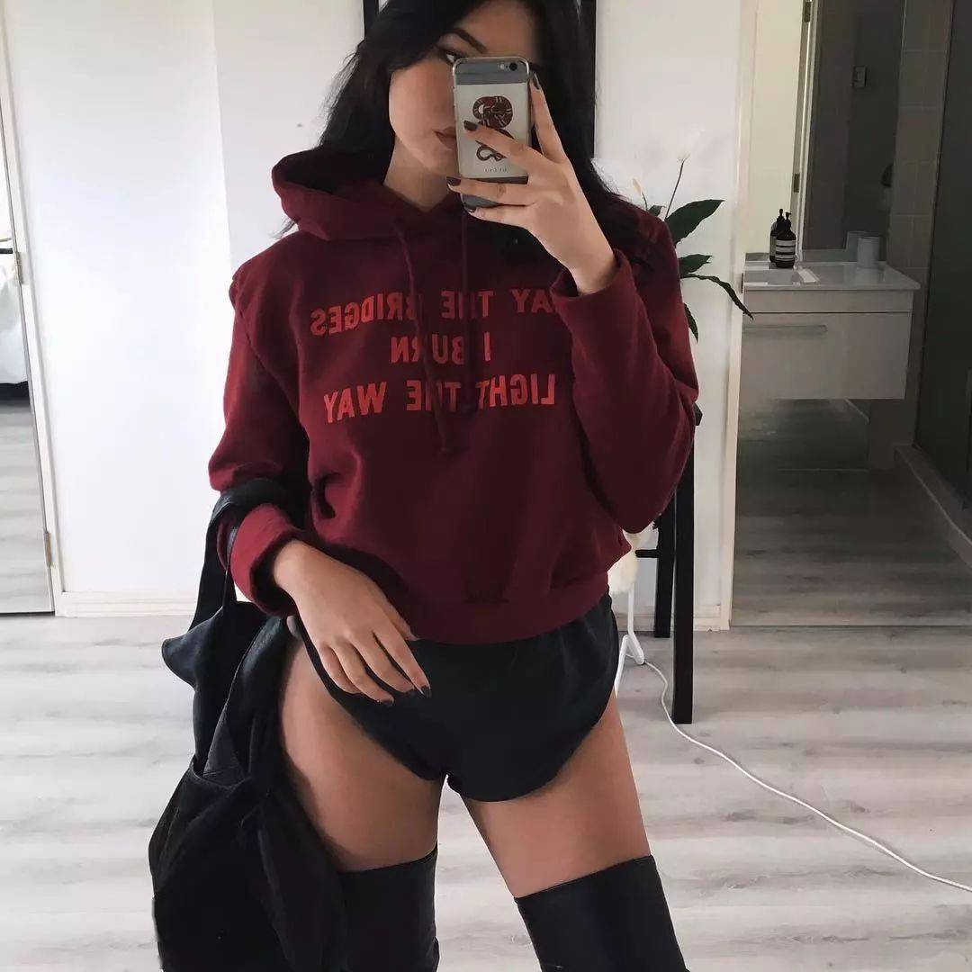 Esther|身材不输卡戴珊的华裔女鞋头，连Kylie、A妹都抢着帮她带货！