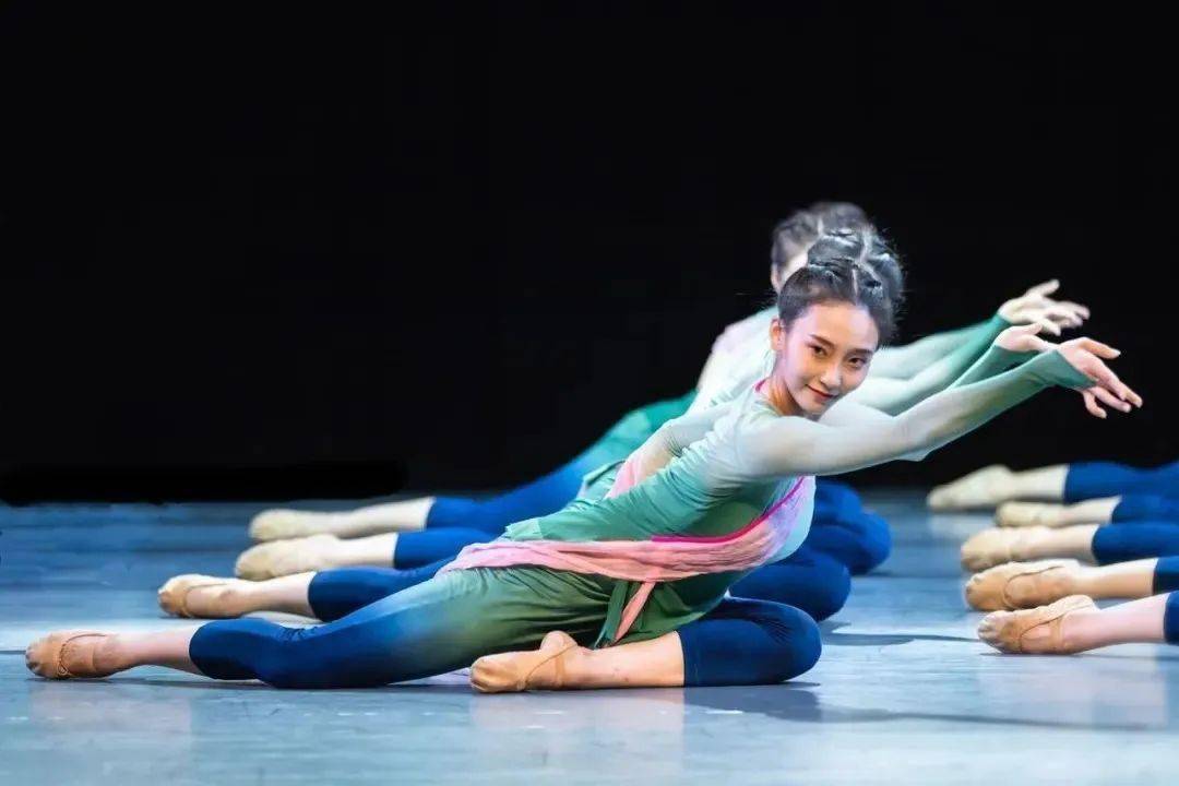 成都纯舞艺术丨8月舞蹈集训月之中国古典舞篇三大特色课期待你的加入