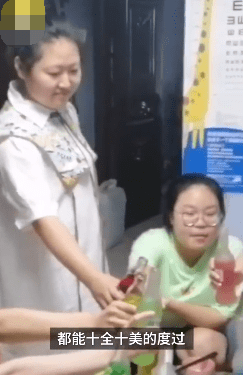 刘赛|宿管大姐给10名寄宿高考生做家宴送别：每人一道菜，十全十美