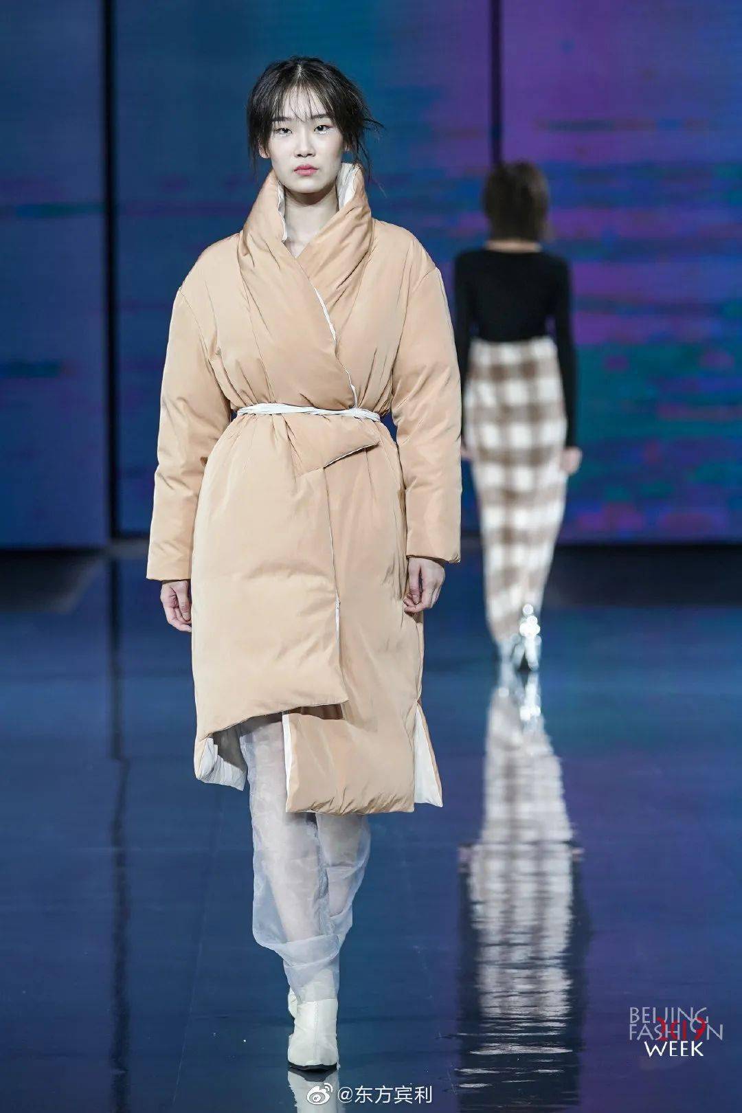 白姗|李泽懿&白姗最新大片来袭！是时候领略下东方宾利家仙女模特的魅力了...