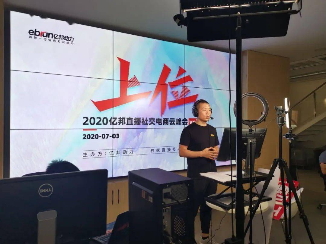 战袍|战袍加身，所向披靡 | 马蹄社夏季服装来啦~