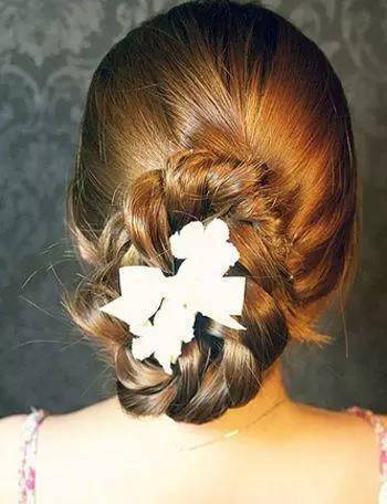 女人|女人出门这样扎头发,简直太棒了!